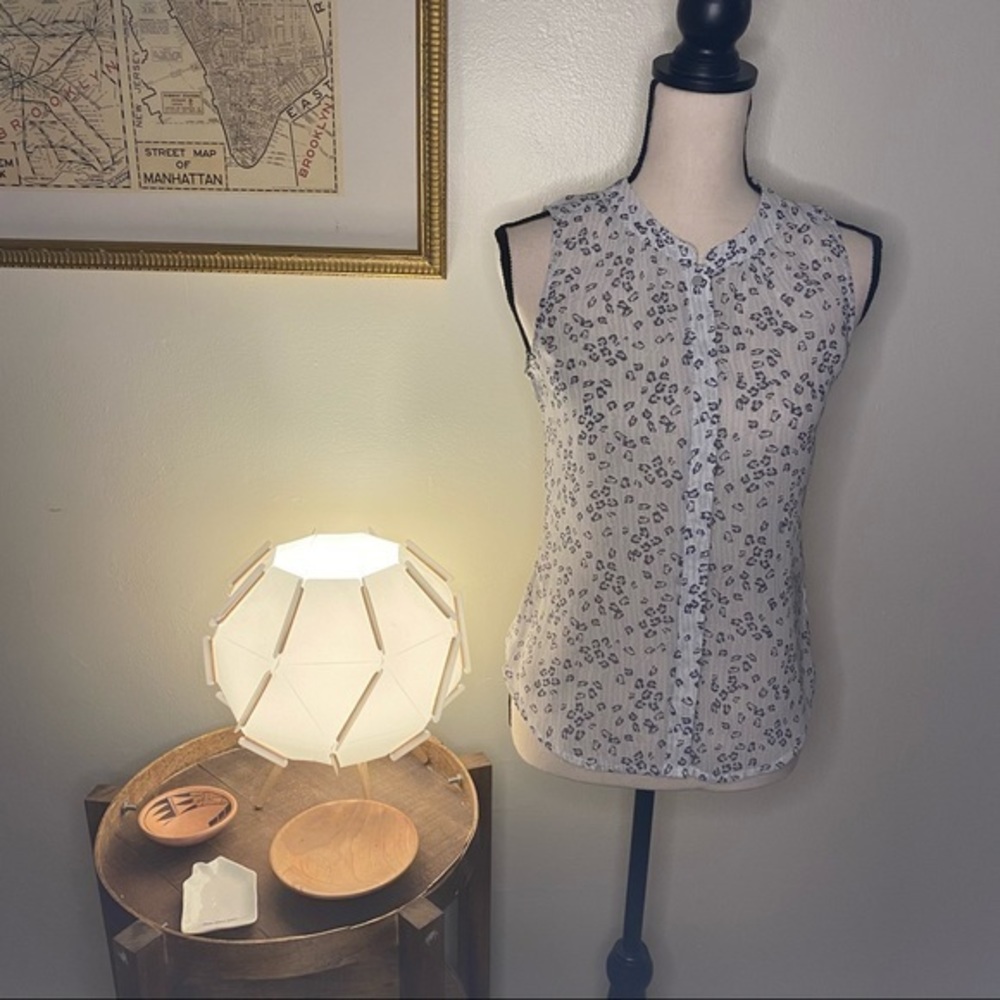 Banana Republic White Gray Floral‎ Button Down Sleeveless Blouse Top Size Small